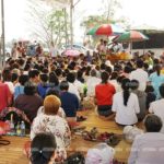 แห่กราบ "เกจิใบ้หวยชื่อดัง" ถึงพุทธมณฑลอีสาน! ลูกศิษย์เผยให้โชคใหญ่มาแล้ว