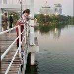 ทูลกระหม่อมฯ ทรงทำบุญ-ให้อาหารปลา ชมวิวอุทยานสวรรค์ ทรงเผยดูเดิ้นดี