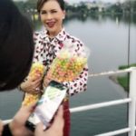 ทูลกระหม่อมฯ ทรงทำบุญ-ให้อาหารปลา ชมวิวอุทยานสวรรค์ ทรงเผยดูเดิ้นดี