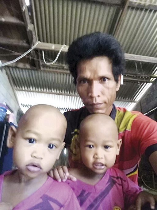 พ่อกรอกยาพิษฆ่าลูกแฝด