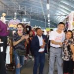 “ธนาธร” บุกบางขุนเทียน รับกำลังใจล้นหลาม ปชช.เผย 'รออนาคตใหม่' มาเปลี่ยนประเทศ