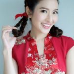 นึกว่าเรียนอยู่! แอฟ เชียร์จุฬา สวยเป๊ะหน้าเด็ก ออร่าเด่นงานบอลฯ