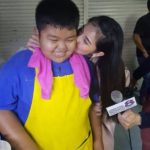 ทำดีต้องชื่นชม! น้องแน๊ต มอบทุนให้ น้องกิจโตเกียว แถมหอมแก้มฟอดใหญ่