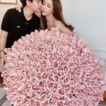 โดนดราม่าถล่ม! ออฟฟี่ แม็กซิม ได้แบงก์ร้อยช่อใหญ่ แต่โดนรุมสับเละ