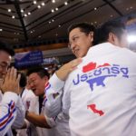 กระหึ่มฮอลล์!! พปชร. เปิดตัวยิ่งใหญ่ กองเชียร์ประกาศลั่น!! "ลุงตู่ๆๆๆ"