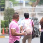 ล้อการเมือง จัดกิจกรรม 'เซลฟี่กับพี่หัวเกรียน' รูปไหนโดนรับเสื้อฟรี!
