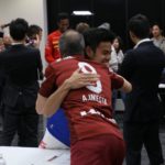 โยโกฮามา มารินอส เปิดตัว ธีราทร ต่อหน้าสื่อญี่ปุ่น - อิเนียสตา โผกอดเพื่อนเก่า