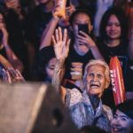 หนุ่ม กะลา ซึ้ง แฟนคลับวัย 82 หูไม่ได้ยิน แต่ตามดูคอนเสิร์ตเพราะเหตุนี้!!