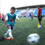 เมืองทอง เปิดคลินิกสอนลูกหนัง-นำแข้งดังสร้างแรงบันดาลใจเด็กกัมพูชา