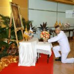 พล.อ.ท.ภักดี นำข้าราชบริพาร ลงนามถวายพระพร 'ฟ้าหญิงจุฬาภรณ์'-'พระองค์โสม'