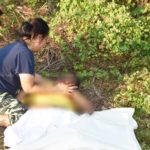คาชุดนักเรียน! แม่ทรุดโผกอดศพลูกม.3 ซิ่งแข่งกับเพื่อนล้มดับคาที่(คลิป)