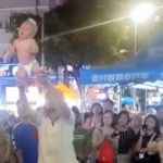 มาเลย์รวบคู่รักชาวรัสเซีย โชว์ทารกริมถนนสุดอันตราย (คลิป)