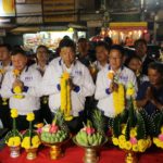 ชัชชาติ นำทีมเพื่อไทย ขอพร ย่าโม วีรสตรีโคราช ลอดซุ้มประตูชุมพล เอาฤกษ์เอาชัย