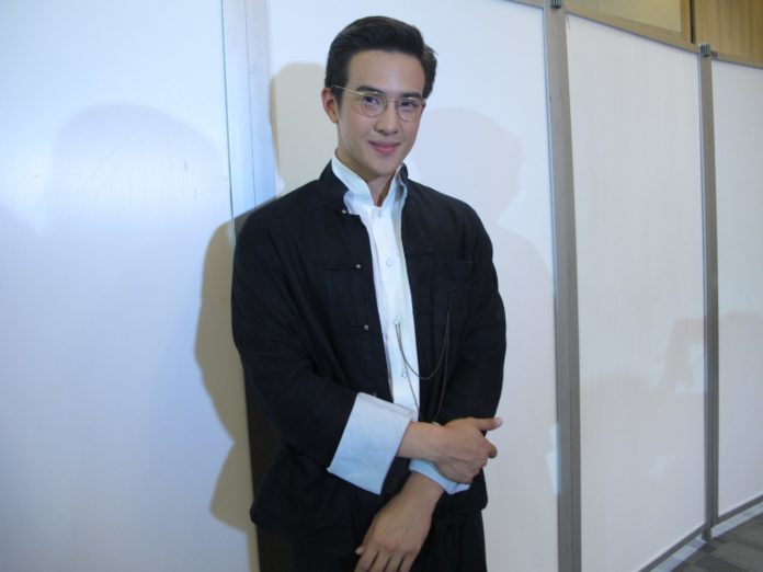 เจมส์ มาร์ เจมส์ มาร์
