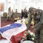 สดจากสนามข่าว : ย้อนคดีตร.สังเวยชีวิต จ่อยิงเผาขน ‘ดาบเคน’ เข้าตรวจค้นยาเสพติด  