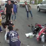 หนุ่มขับกระบะ มองไม่เห็น ชนวินจยย.-คนซ้อนท้าย ไถลไกล 52 เมตร ดับ 2 ญาติช็อกร่ำไห้