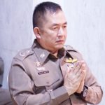 ปลูกจิตสำนึกที่ดี! ผู้การฯชลบุรี พาตำรวจเข้าวัดสวดมนต์ร่วมชาวบ้าน วันมาฆบูชา