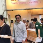 สุดเศร้า! ครอบครัวรับศพ พ่อสอง พาราด็อกซ์ ฆ่าตัวดับคาเก๋ง ไปบำเพ็ญกุศล