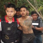 ล็อกตัว! ทหารคลั่ง ควงแฟนสาวปล้น M 16 ทำหน้าท้าทายสุดกวน...