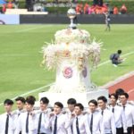 'งานบอล มธ.-จุฬา' ล้อการเมืองแสบ! มาครบ โต๊ะจีน กินประเทศ เครื่องดูด? (คลิป)