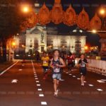 น่องเหล็ก 30,000 คน ไม่กลัวฝุ่น ร่วม วิ่งผ่าเมือง สุดคึกคัก ที่อนุสาวรีย์ประชาธิปไตย