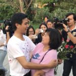 สาวใหญ่เพียบ แห่กอด "ไอติม" รับวาเลนไทน์ เจ้าตัวลั่น หากเป็นส.ส.พร้อมแก้ปัญหาปากท้อง