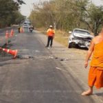 เปิด(คลิป)นาทีสลด! กระบะขับไปทำบุญชนตาย 3 เจ็บ 11 พระนั่งหน้ารอดไร้เจ็บ
