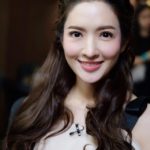 แอฟ โพสต์ เมื่ออุ้มลูกไม่ไหว มีคนตามใจอุ้มให้ น้องปีใหม่ ก็จะเยาะเย้ยแม่ประมาณนี้