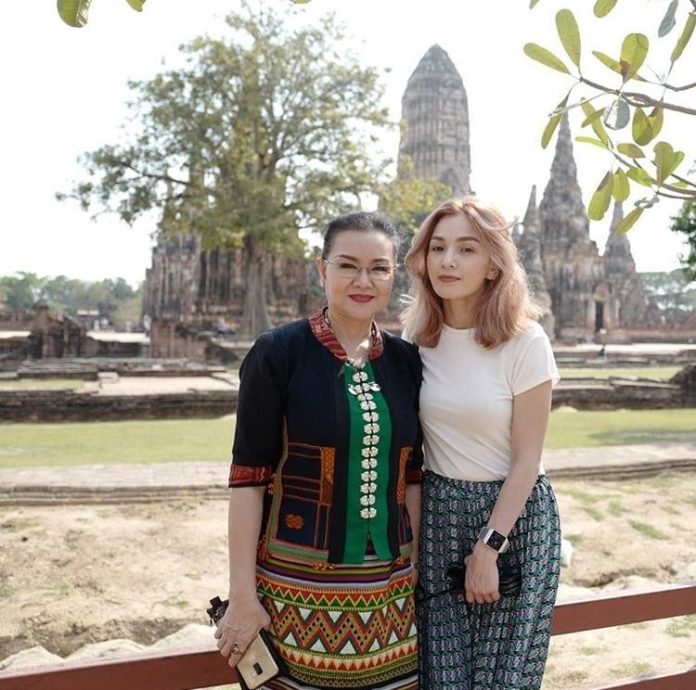 คำว่าแฟนวัยรุ่นเกิน
