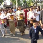 พ่อแม่จัดยิ่งใหญ่ วิวาห์ลูกแฝดชายหญิง สินสอด 10 ล้าน ญาติพี่น้อง-ชาวบ้านแห่ร่วม