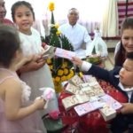 พ่อแม่จัดยิ่งใหญ่ วิวาห์ลูกแฝดชายหญิง สินสอด 10 ล้าน ญาติพี่น้อง-ชาวบ้านแห่ร่วม