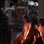 จับพระเมาแอ๋ คาเก๋ง รับเฉยว่าดื่มเหล้าจริง ท้าตร.ให้จับ ถามโยมสาวมีแฟนหรือยัง!