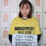 ส่อเนรเทศ นักศึกษาจีนปา "พุดดิ้ง" ใส่ตำรวจปินส์ห้ามเข้ารถไฟใต้ดิน