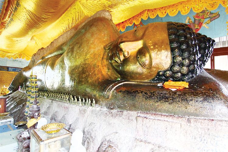 พระนอน-พนมกุเลน