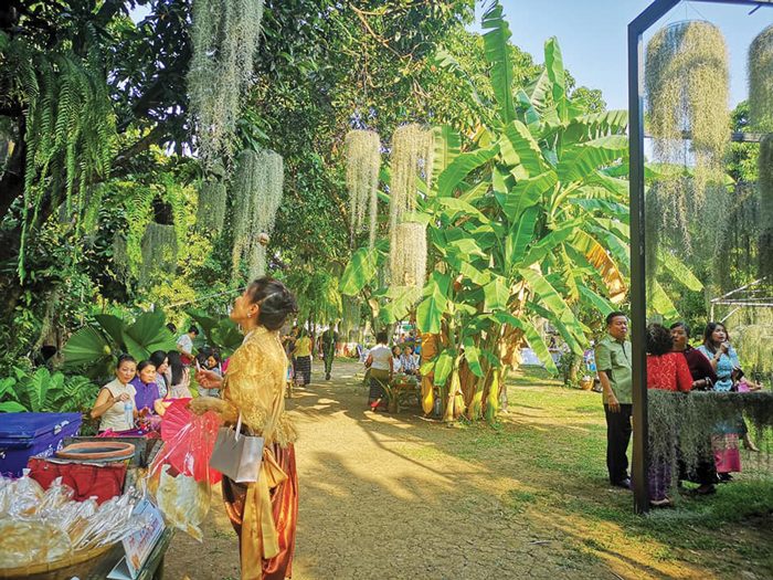 สวนลิ้นจี่โบราณ งานวัดแก้วไพฑูรย์