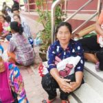 หอบลูกนอนรอหน้าโรงพัก ชาวบ้านไร้เงินประกัน ถูกจับตัดสมุนไพรในป่าสงวน