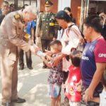 ปีติ ร.10 พระราชทานถุงสิ่งของ ช่วยเหยื่อวาตภัยร้อยเอ็ด