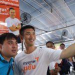 “ธนาธร” บุกบางขุนเทียน รับกำลังใจล้นหลาม ปชช.เผย 'รออนาคตใหม่' มาเปลี่ยนประเทศ
