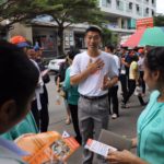 “ธนาธร” บุกบางขุนเทียน รับกำลังใจล้นหลาม ปชช.เผย 'รออนาคตใหม่' มาเปลี่ยนประเทศ