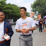 “ธนาธร” บุกบางขุนเทียน รับกำลังใจล้นหลาม ปชช.เผย 'รออนาคตใหม่' มาเปลี่ยนประเทศ