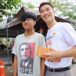 “ธนาธร” บุกบางขุนเทียน รับกำลังใจล้นหลาม ปชช.เผย 'รออนาคตใหม่' มาเปลี่ยนประเทศ