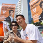 “ธนาธร” บุกบางขุนเทียน รับกำลังใจล้นหลาม ปชช.เผย 'รออนาคตใหม่' มาเปลี่ยนประเทศ