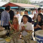 หัวหน้าพรรคไทยรักษาชาติ โผล่ทำบุญ  ไหว้พระ หลังหายตัวเงียบ!