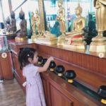 น้องปีใหม่ วันพระใหญ่ ตื่นแต่เช้า ชวนแอฟ เข้าวัด โชคดีได้ปล่อยโคคู่แม่ลูก-ตั้งชื่อให้ด้วย