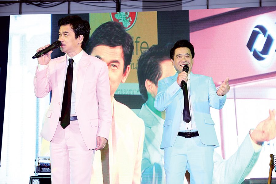 ‘เป็ด-โน้ต’นำทีมแถลงข่าว‘39ปีเชิญยิ้ม’