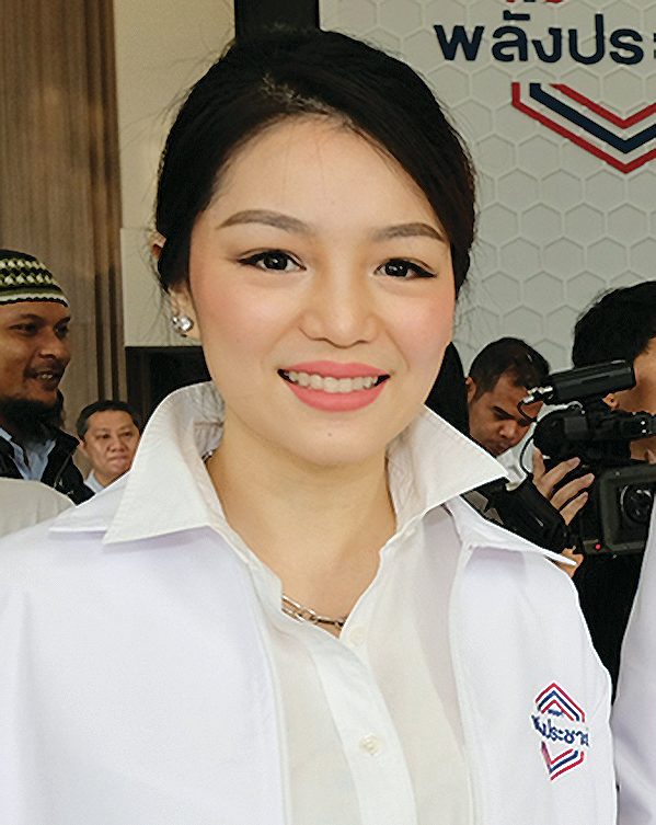 สีสันเลือกตั้งหลังปฏิวัติ
