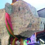 แห่ส่องเลขเด็ด บนตัว "เจ้าโชคดี หมูลอตเตอรี่ร้อยล้าน" คนถูกหวยกันเพียบ