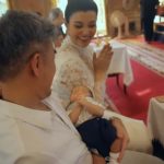 เอมมี่ อุ้มสายน้ำ ทำขวัญเดือน พระสวดพนมมือแต้ คุณทวด น้ำตาไหล รับขวัญหลาน(คลิป)