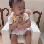 เอ็ม โพสต์ มือใคร กำลังลูบเพลินหน้าขาสามี ถ้าเป็นผู้หญิงอื่น แม่จะสับมือให้(คลิป)