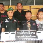 หัวโจกไหวตัวหนีทัน! ตร.บุกบ้านทลายรังเอเย่นต์ขายยาแก้ไอล็อตใหญ่เมืองคอน